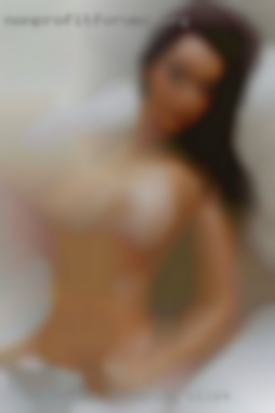 Bi female swapping clips looking   for fun.