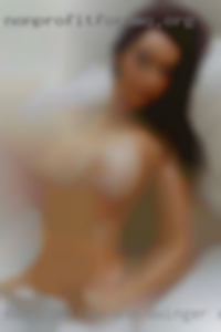 Meet online and get swinger clubs in Nashville exited.